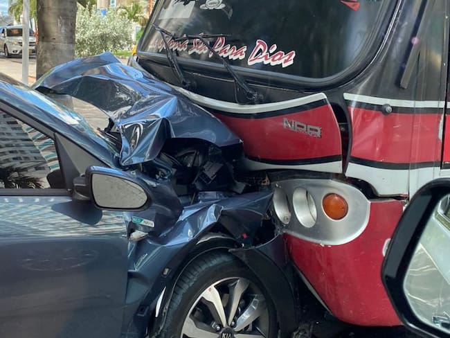 El accidente se registró en la avenida Piñango del barrio Castillogrande, en pleno sector turístico