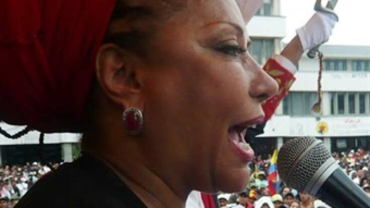 'Amenazas contra Iván Cepeda tienen que ver con autores de carro bomba en Bogotá': Piedad Córdoba