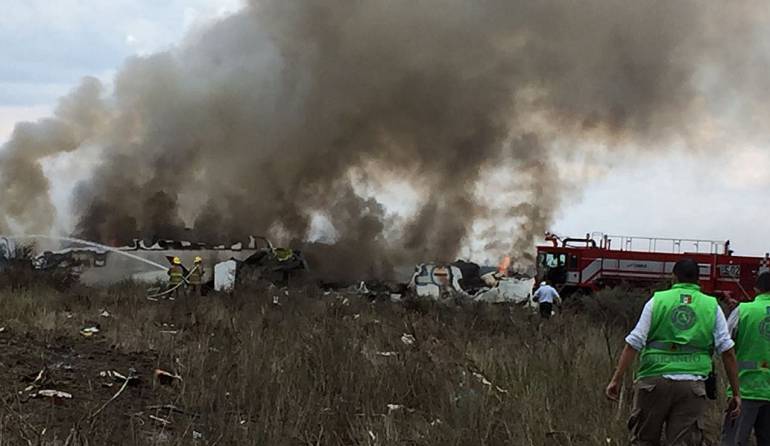 Accidente de avión en Mëxico. Hubo 103 sobrevivientes