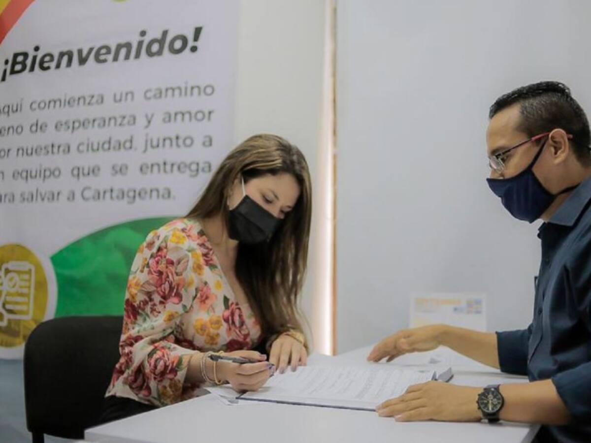 Posesionan a servidores públicos que ganaron concurso en Cartagena