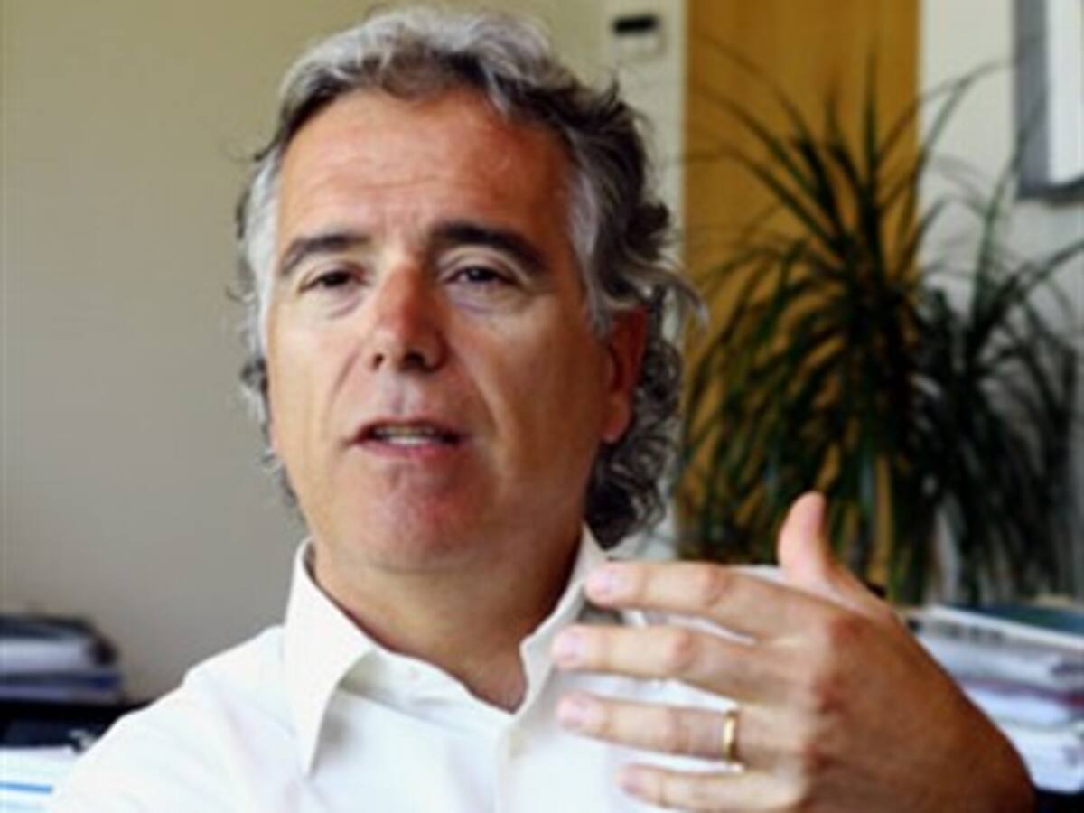 Ministro chileno confía en que los mineros salgan antes de Navidad