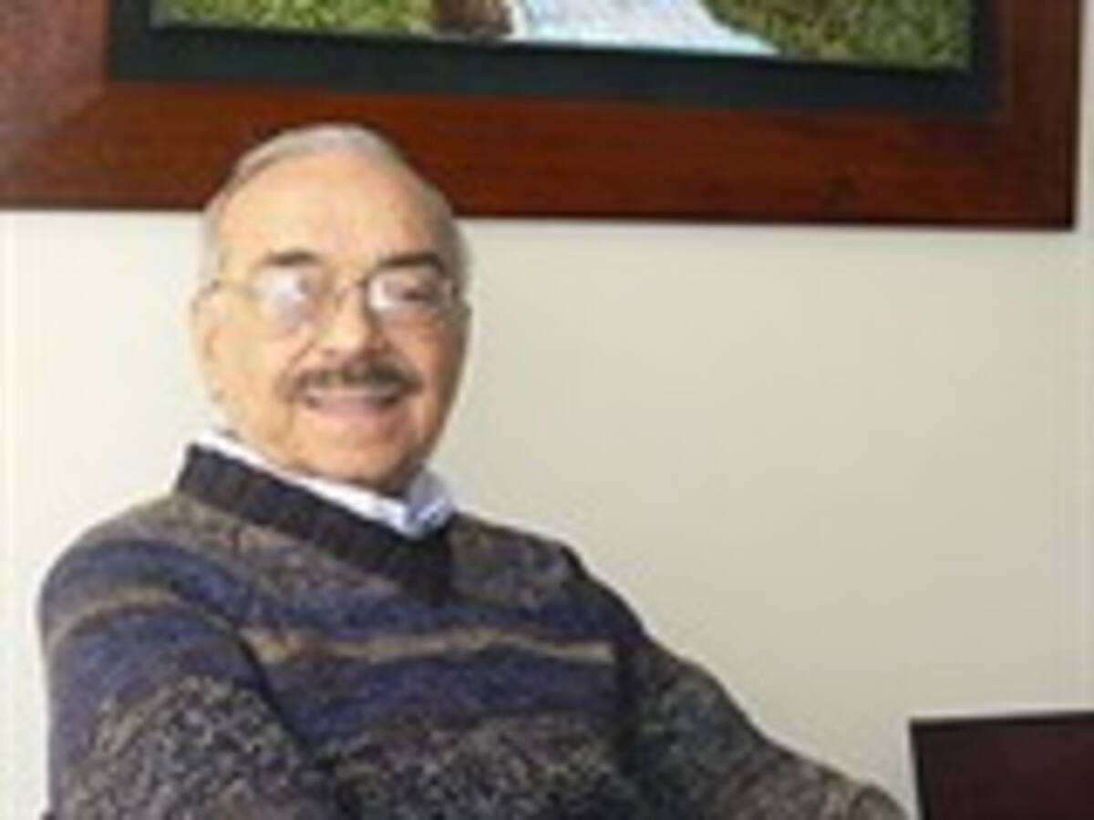 Homenaje nacional: Jorge Villamil, el autor de 'Espumas', 'Los guaduales', 'Luna roja' y 'Llamarada', celebra sus 80 años en Caracol Radio