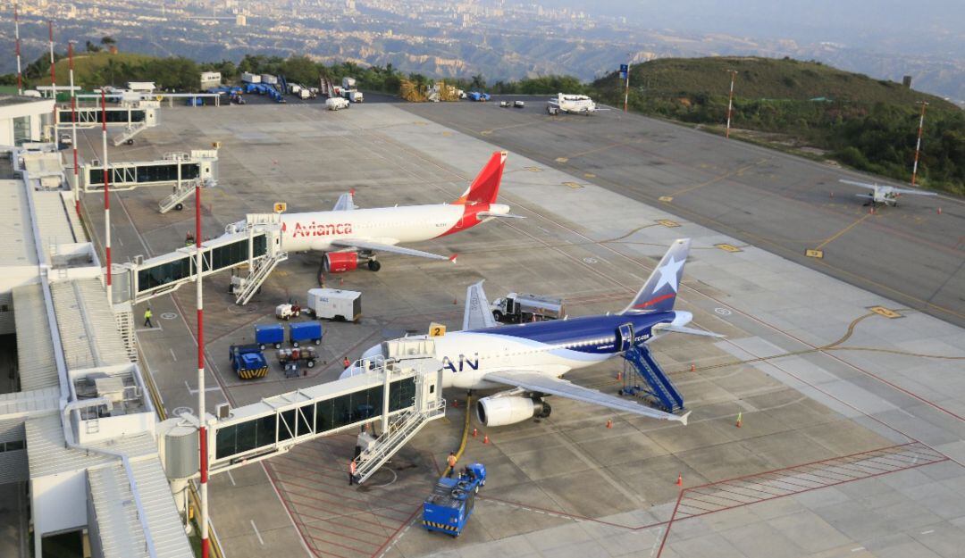 Por niebla está cerrado el Aeropuerto Internacional Palonegro