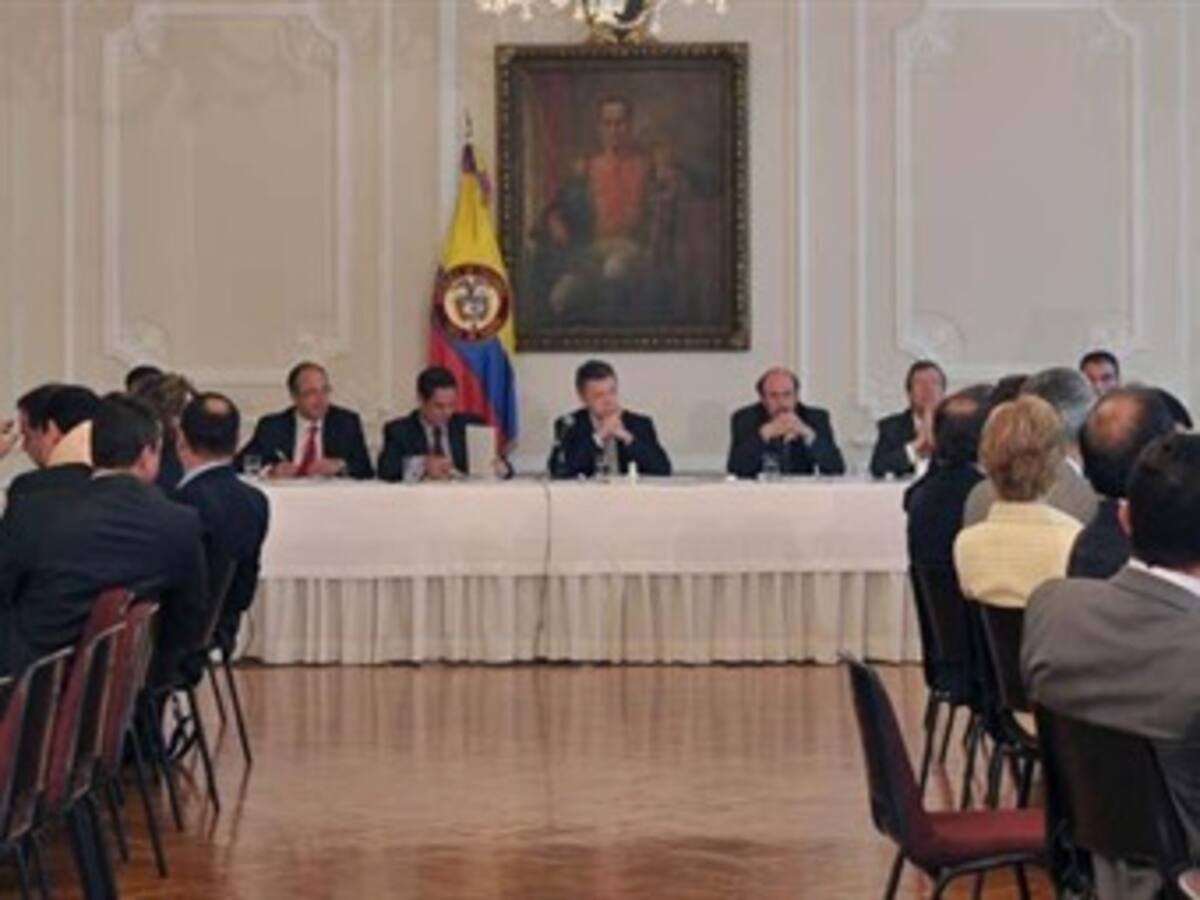 Santos reactiva acercamientos con el Congreso tras fracaso de reforma a la justicia