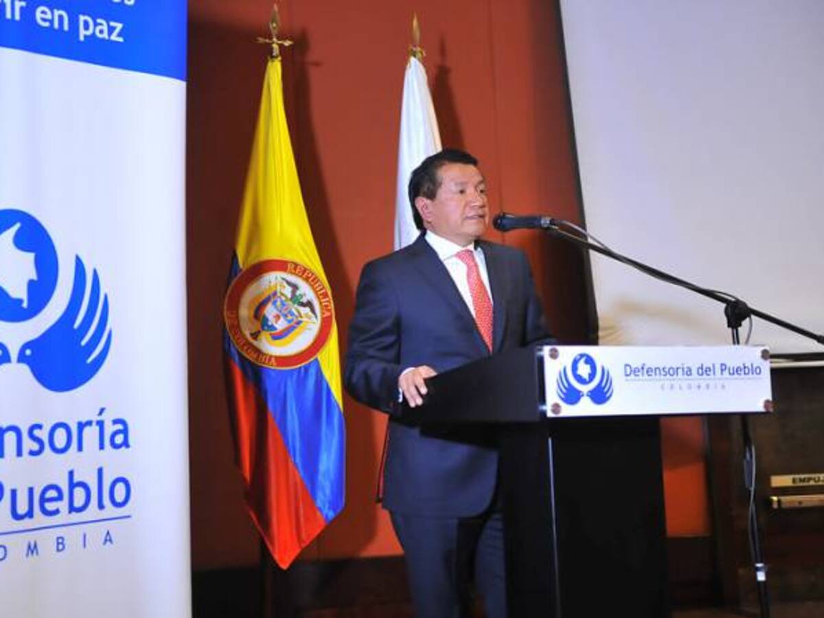 Revocar el alza en tarifas de energía pide Defensor del Pueblo