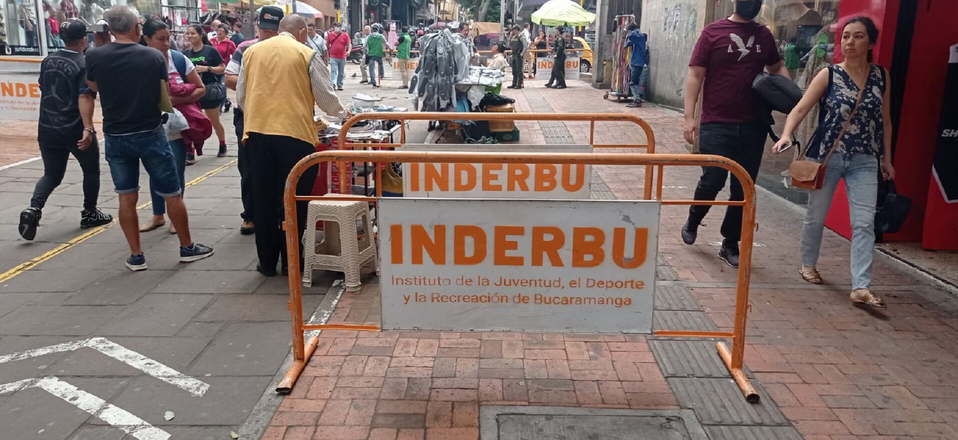 Vendedores del Paseo del Comercio celebran que los ordenen