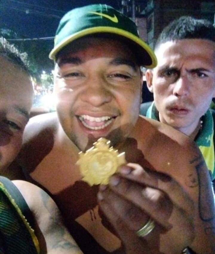 Hincha robó medalla de un jugador del Atlético Bucaramanga.