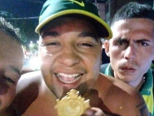 Hincha robó medalla de un jugador del Atlético Bucaramanga.