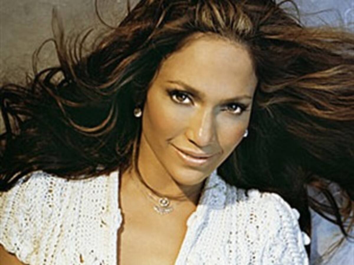 Jennifer López retenida durante dos horas en un aeropuerto moscovita