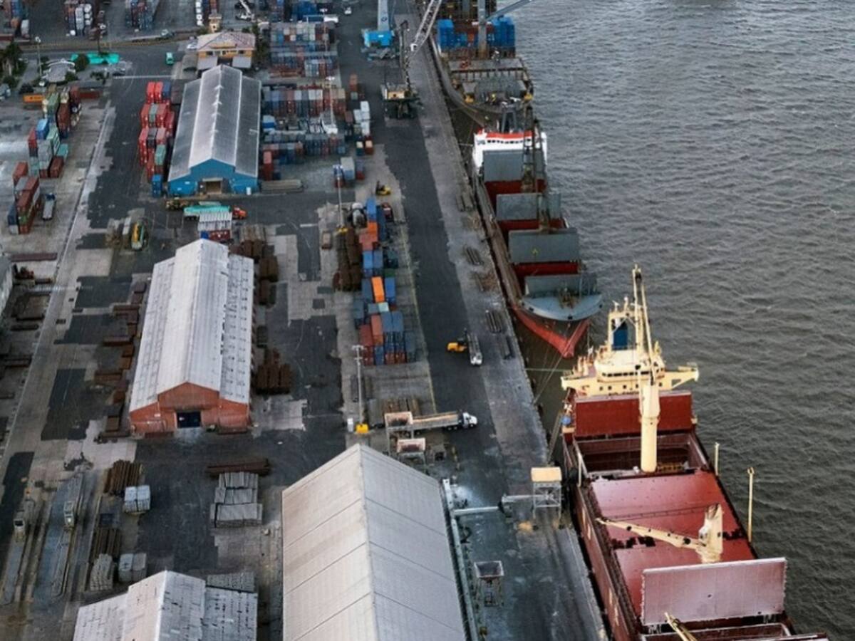 Fuertes brisas impiden ingreso de dos buques al Puerto de Barranquilla