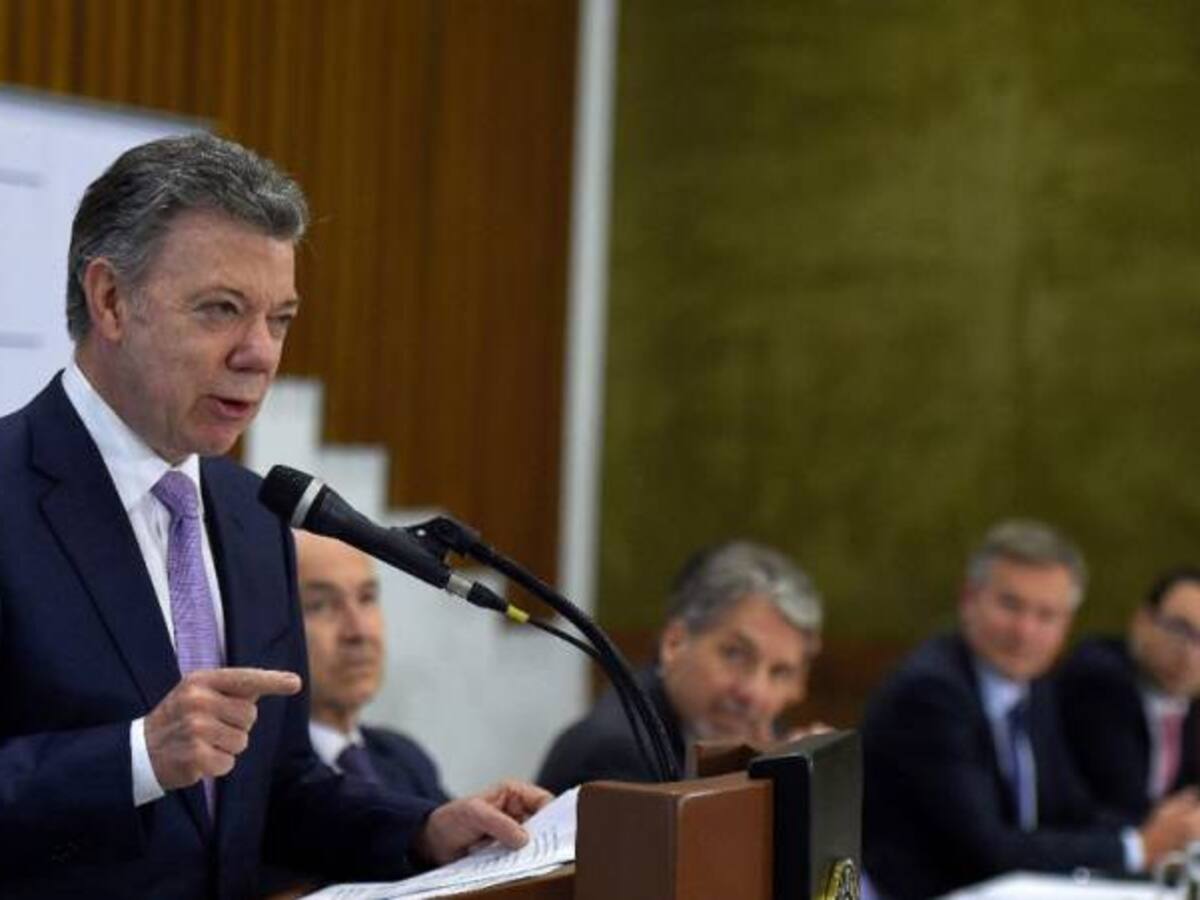 Patético y corrupto: los calificativos de Santos a gobierno Maduro