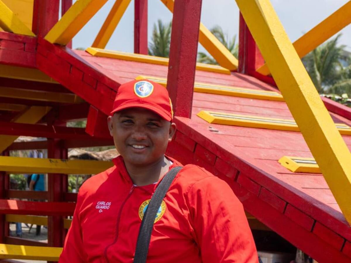 Salvavidas reciben nuevos botiquines para fortalecer la atención de emergencias en playas