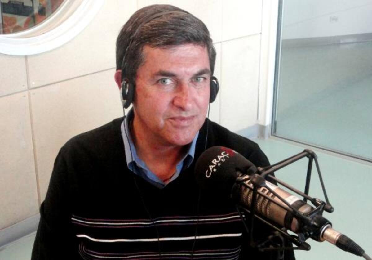 Edgar León, Sicólogo