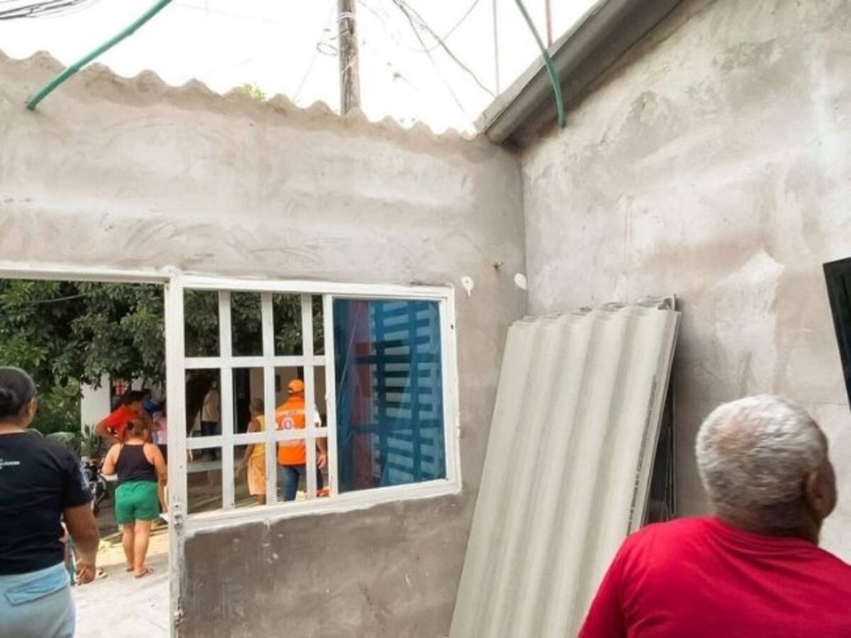 Lluvias en Barrancabermeja dejan viviendas destechadas, inundaciones y vías obstruidas