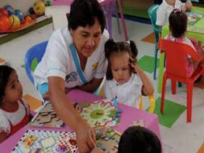 Plantón en el ICBF por el retraso en atención en los CDI