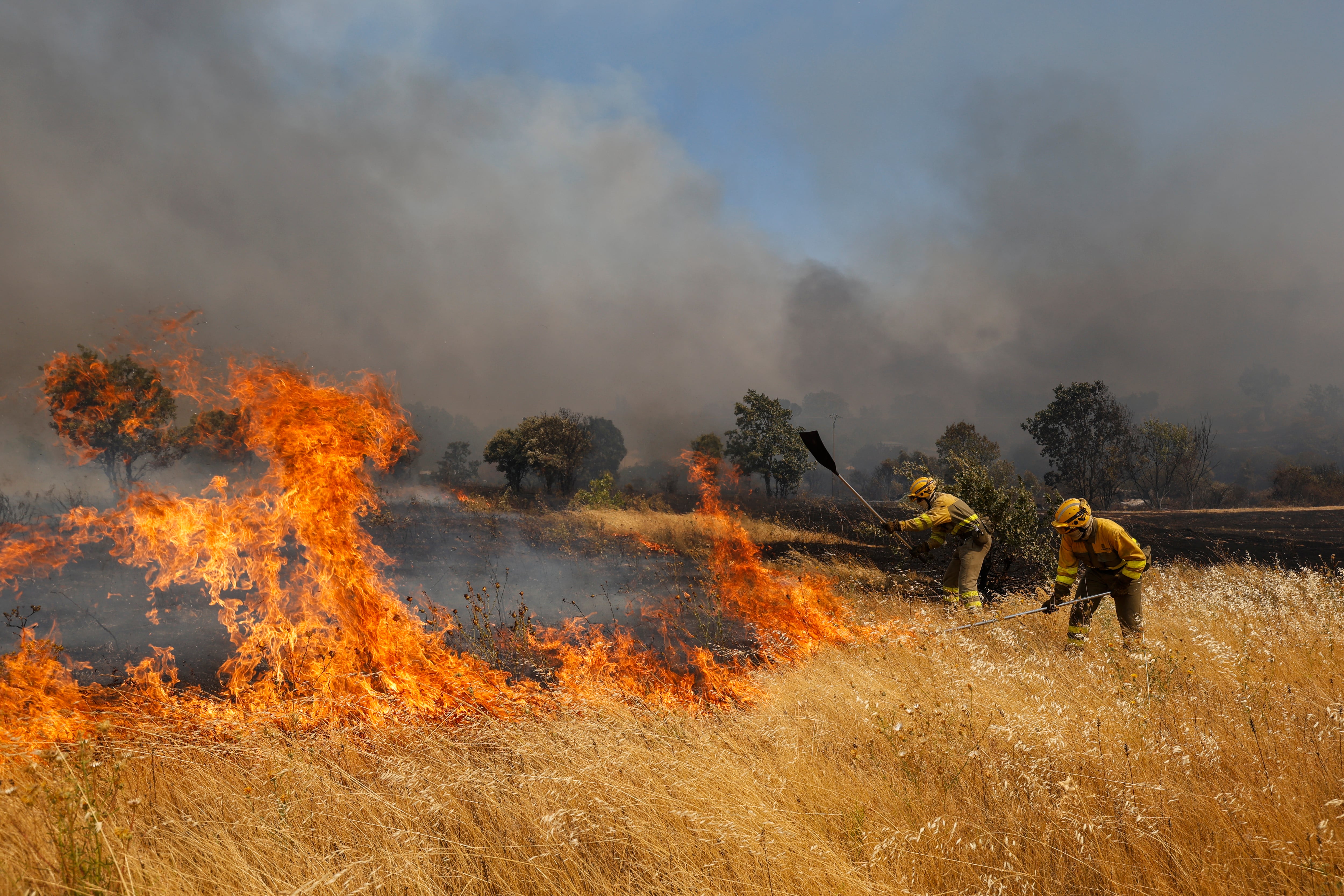 La situación mejora en Francia y España, pero el fuego sigue calcinando Portugal y Grecia (Photo by Pablo Blazquez Dominguez/Getty Images)