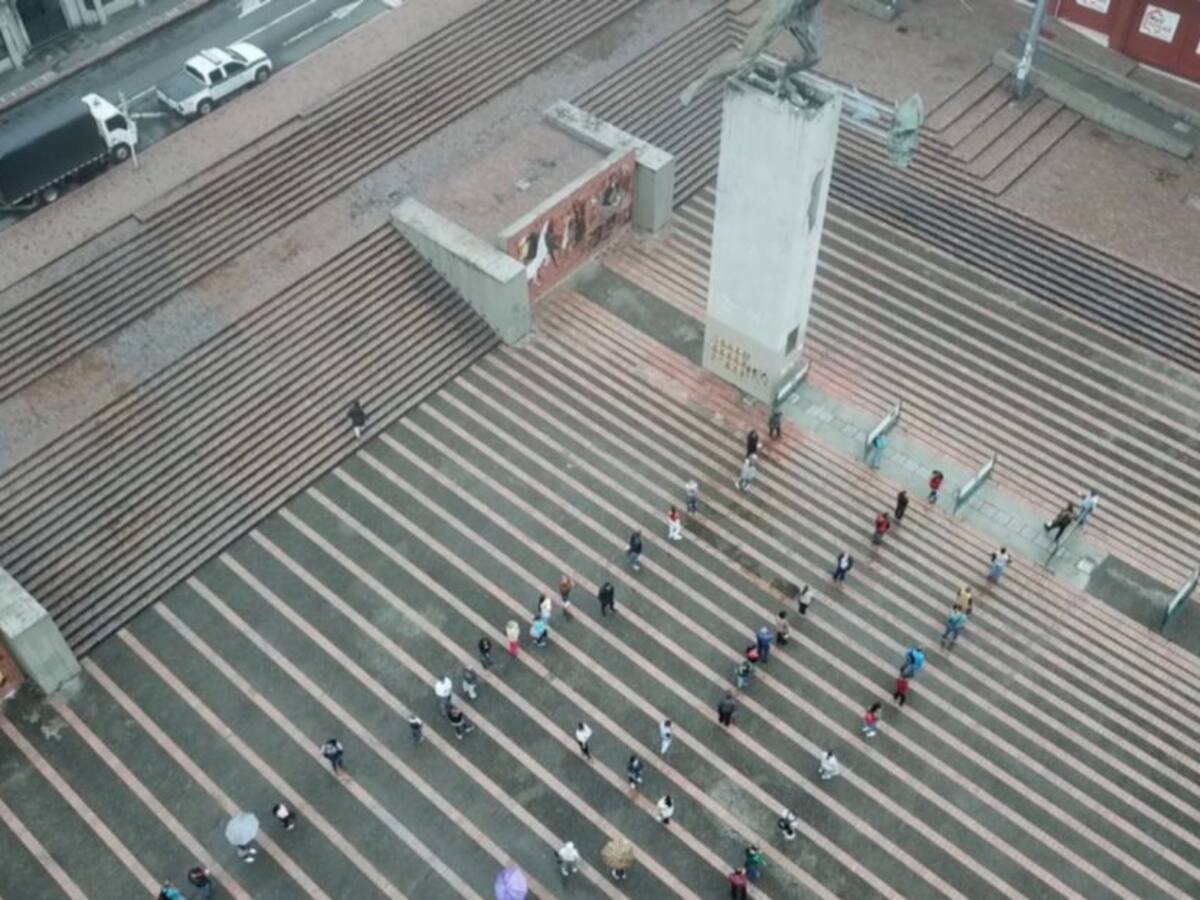 Con un drone Policía de Manizales refuerza vigilancia en días de cuarentena