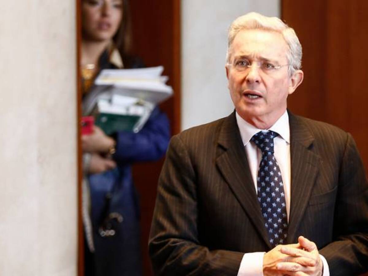 Finaliza juicio a promotores del referendo reeleccionista del expresidente Álvaro Uribe