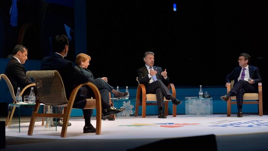 Los presidentes de México, Perú, Chile y Colombia, acompañados por el Presidente del BID, clausuran la III Cumbre Empresarial de la Alianza del Pacífico, con el panel “Visión Futuro”. Foto: Colprensa