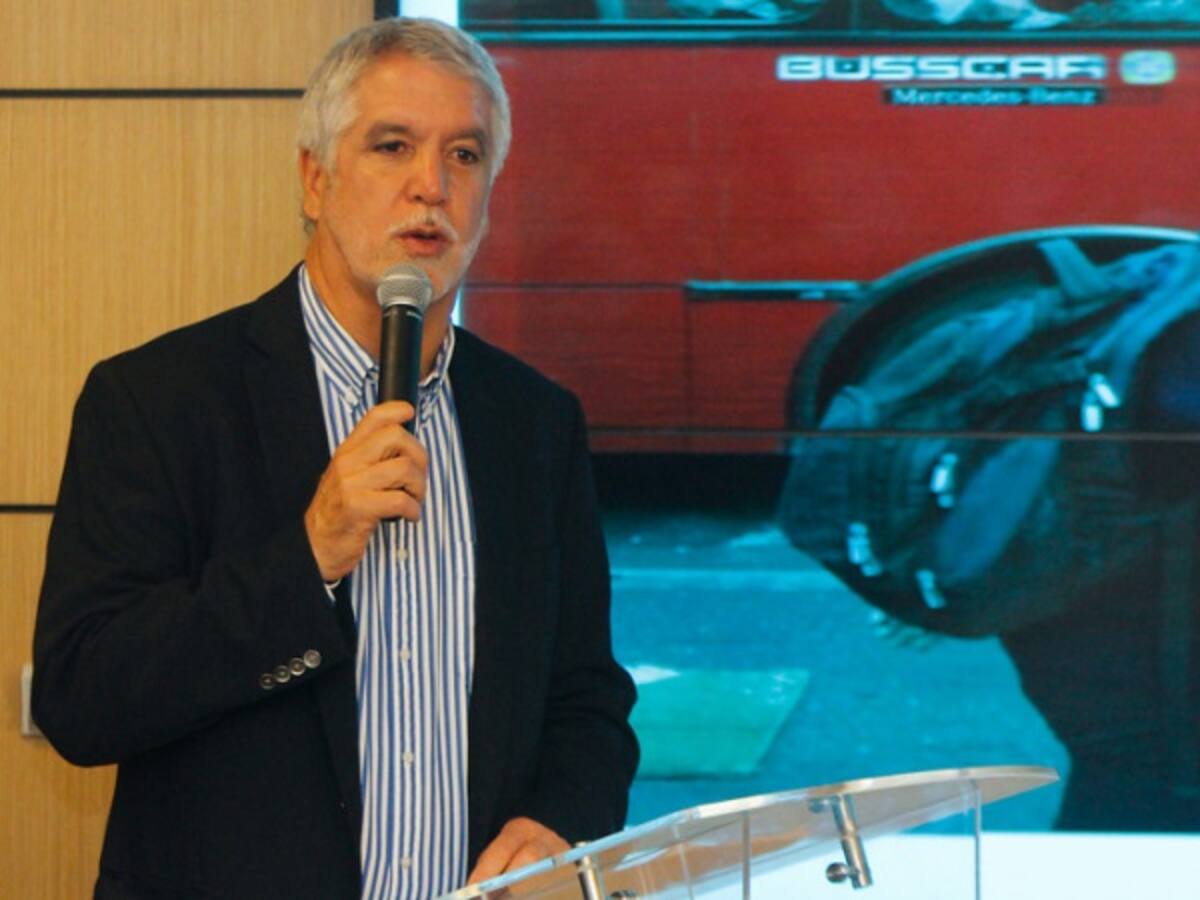 Enrique Peñalosa entrega balance de sus primeros 100 días de gobierno