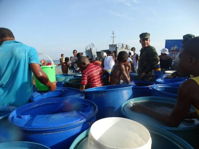 Armada Nacional distribuye más de 500 mil litros de agua potable
