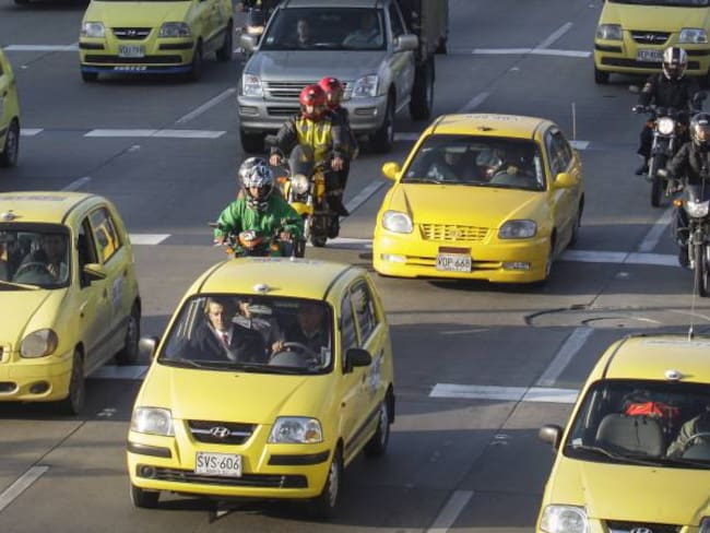 Habilitan nuevas aplicaciones para el servicio de taxi en Bogotá