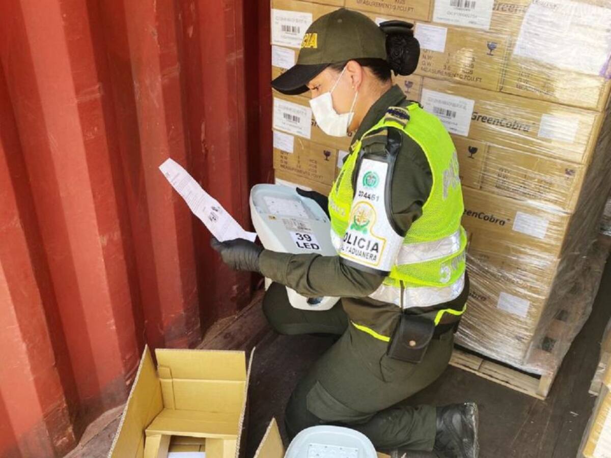 Incautan luminarias de contrabando en Cartagena