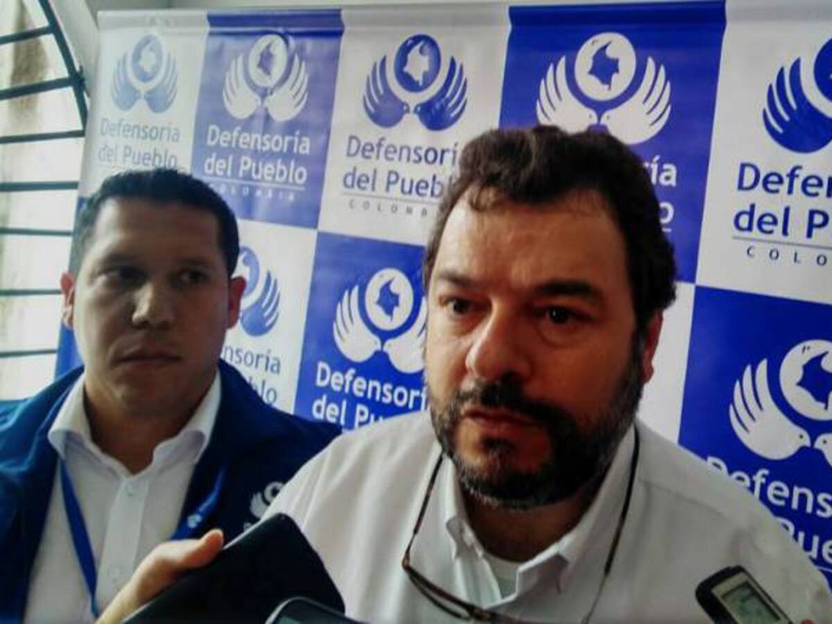 Eln debe parar actos violentos y reclutamiento de niños en Colombia