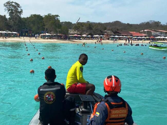 El canal de ingreso a las embarcaciones que llegan a este sector evita posibles accidentes con los bañistas