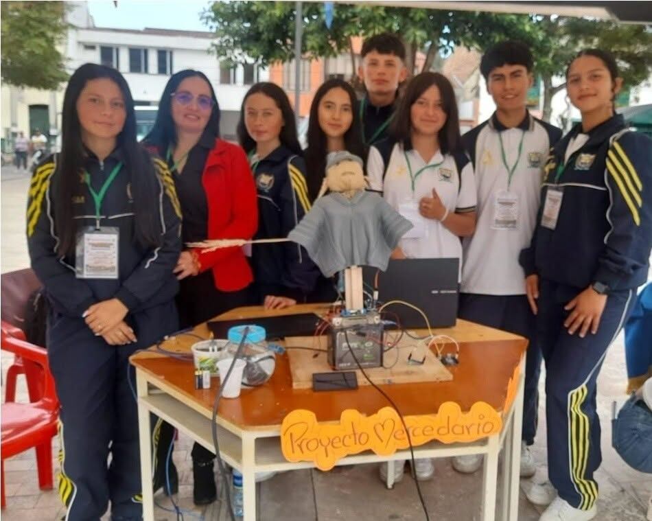 El reconocimiento en la fase latinoamericana destaca a Boyacá y Colombia como referentes en educación STEM pública, demostrando el impacto de fortalecer la ciencia, la investigación y la innovación en los colegios.