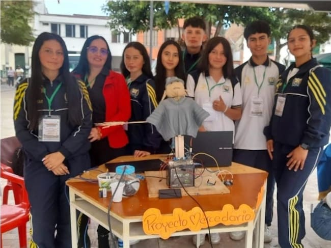 El reconocimiento en la fase latinoamericana destaca a Boyacá y Colombia como referentes en educación STEM pública, demostrando el impacto de fortalecer la ciencia, la investigación y la innovación en los colegios.