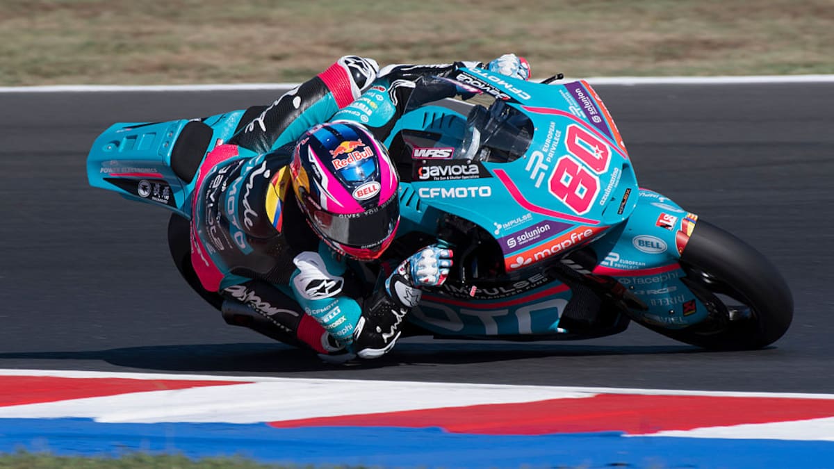 David Alonso sufre fuerte choque con un rival en prueba clasificatoria del GP de San Marino: véalo