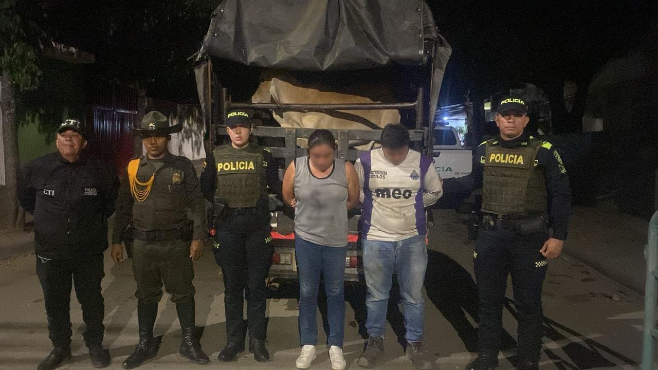 Los dos capturados fueron dejados a disposición de la Fiscalía. Foto policía Huila.