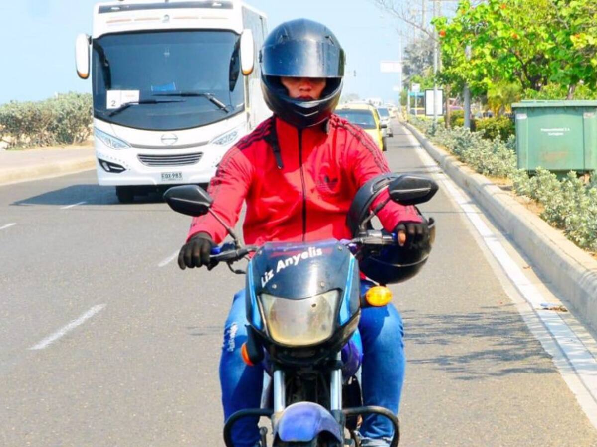¿En qué consiste nueva regulación sobre los cascos de motociclistas?