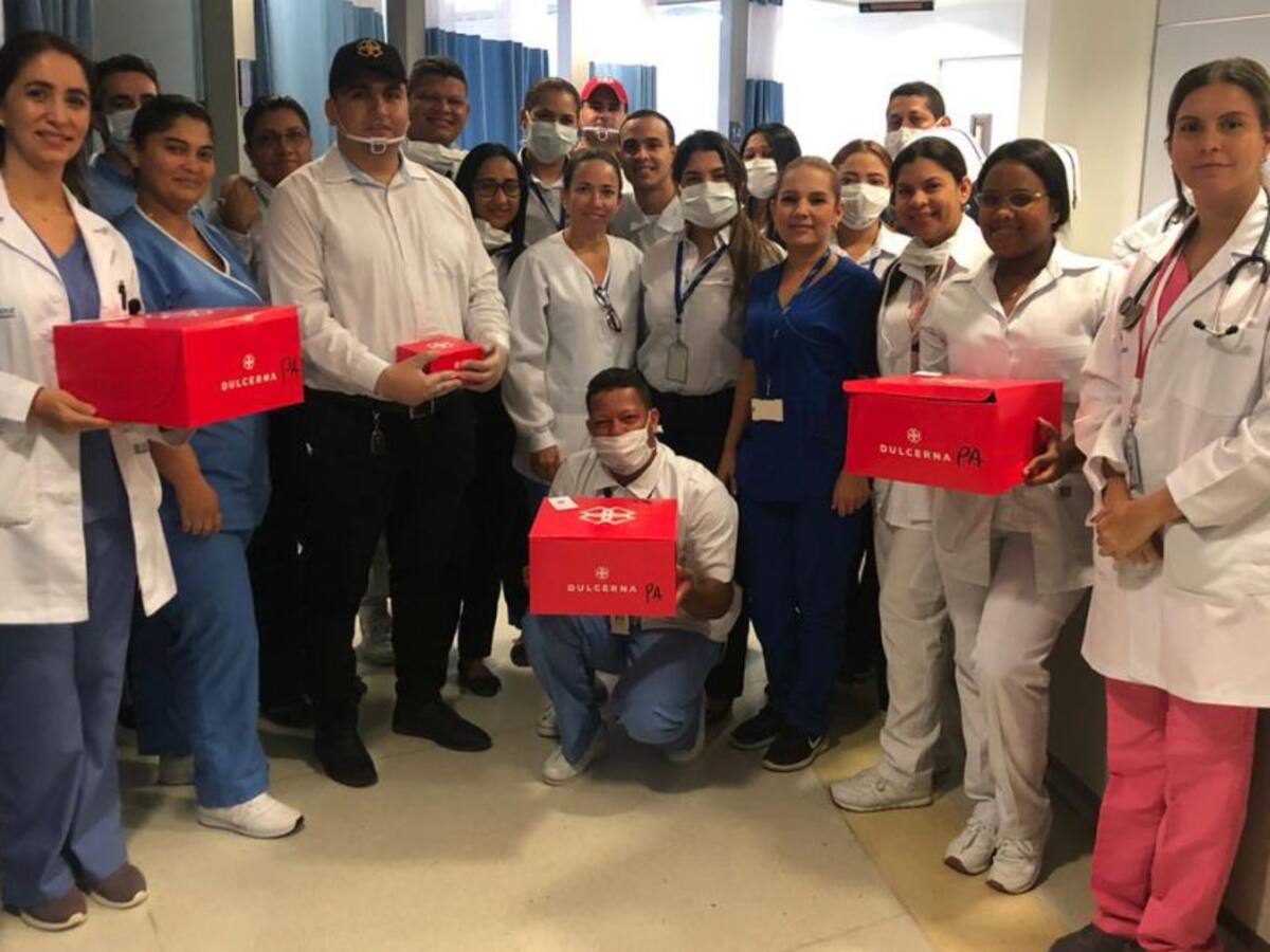 Empresa llevó postres a los médicos en medio de la crisis por coronavirus