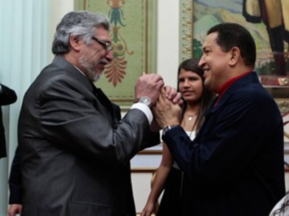 Chávez ordena el retiro del embajador y suspende envío de petróleo a Paraguay