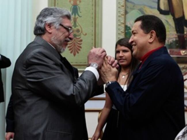 Chávez ordena el retiro del embajador y suspende envío de petróleo a Paraguay