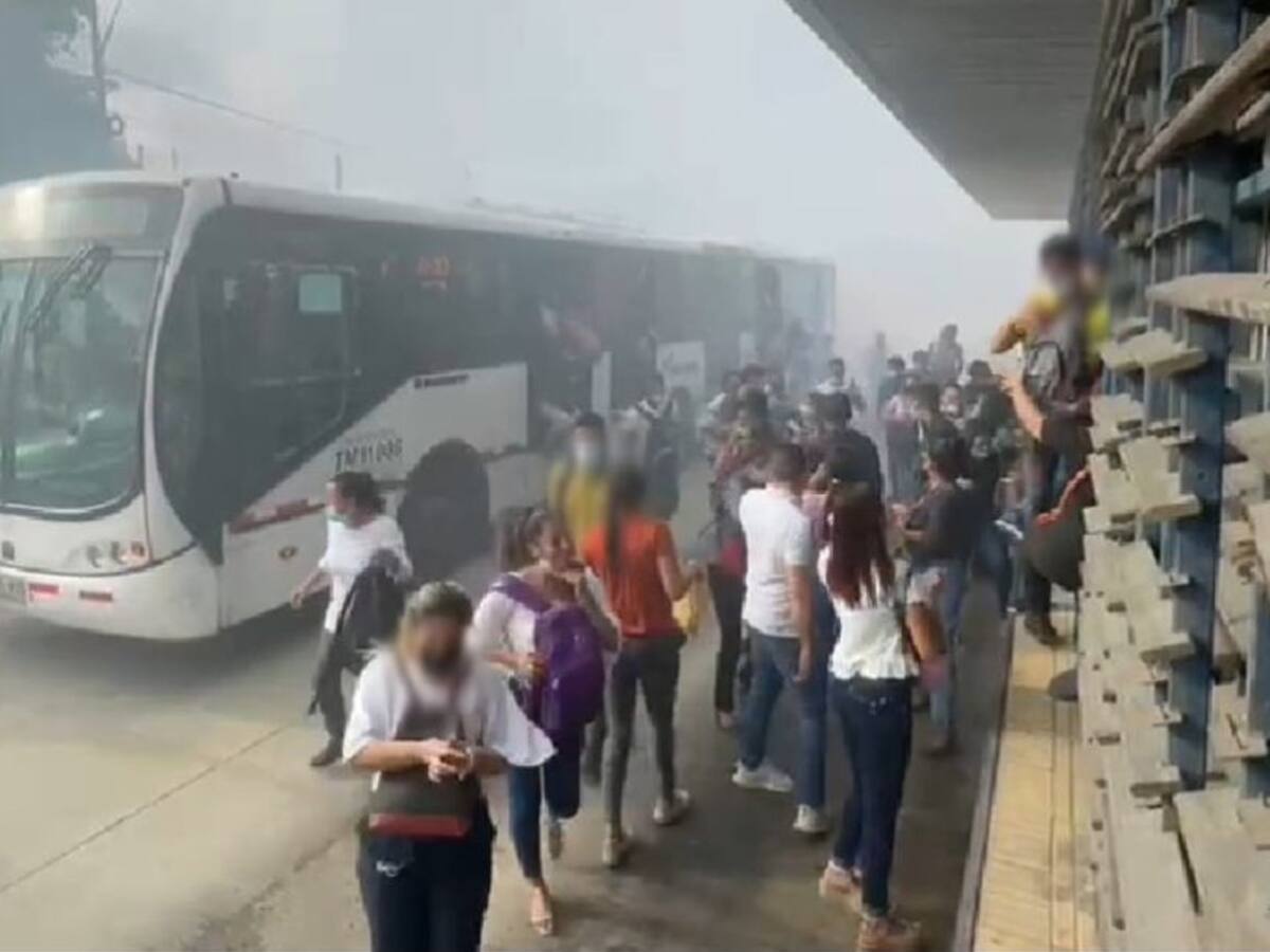 Pánico por humarada en bus de Transmetro en Barranquilla