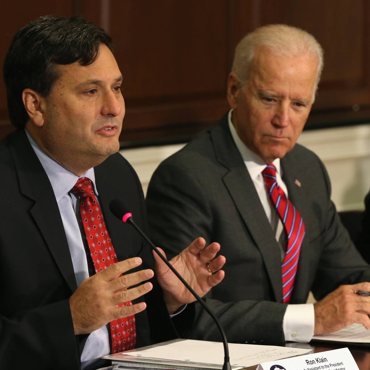 Jefe de gabinete de Casa Blanca anuncia renuncia en medio de críticas contra Biden