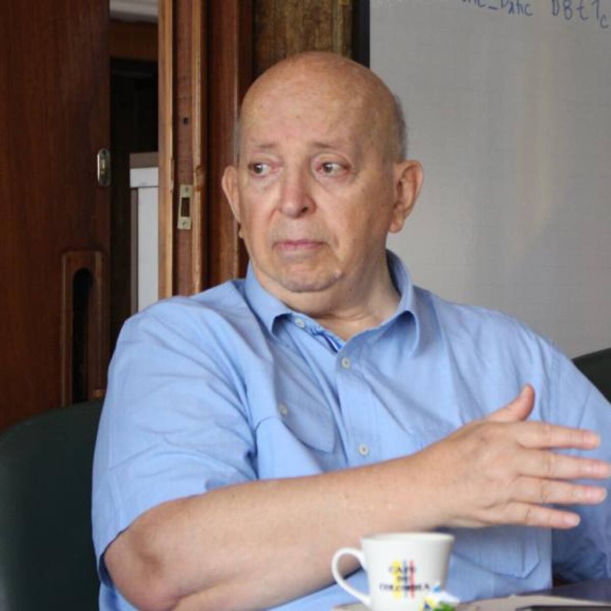 “Le exigimos a los grupos armados eliminar el uso de artefactos explosivos”: Otty Patiño