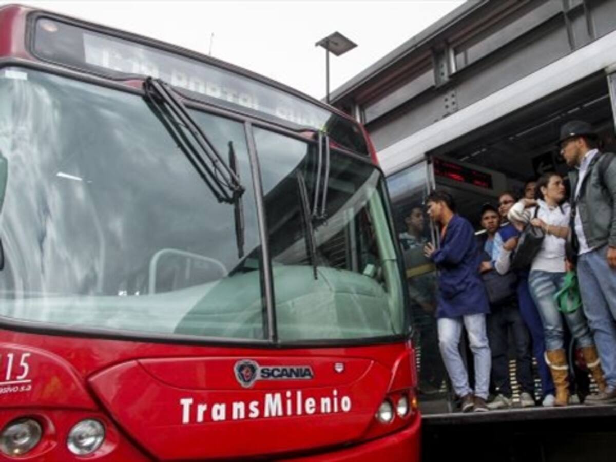 Conductores de SITP examinan cese de actividades por condiciones laborales