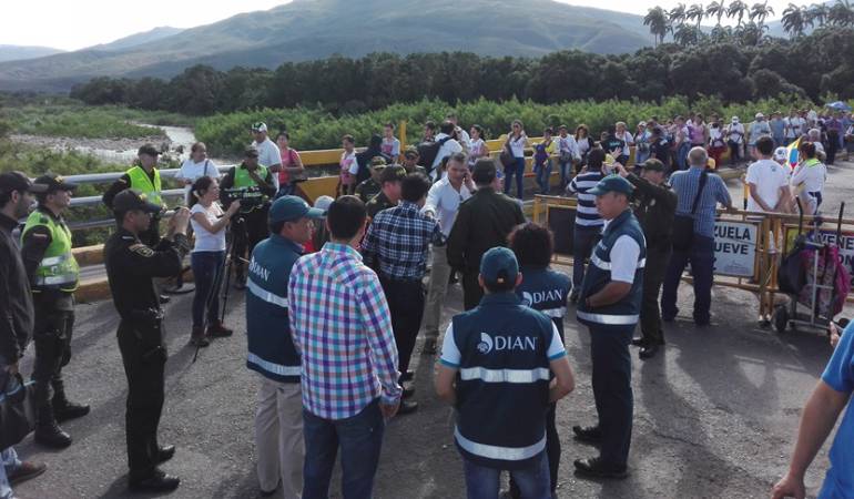Empresarios venezolanos piden apertura total de frontera y no solo peatonal.