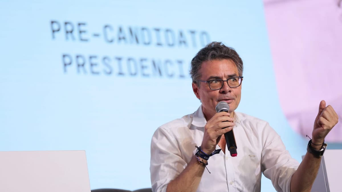 Precandidato Alejandro Gaviria evalúa declinar a la Presidencia y aspirar al Congreso