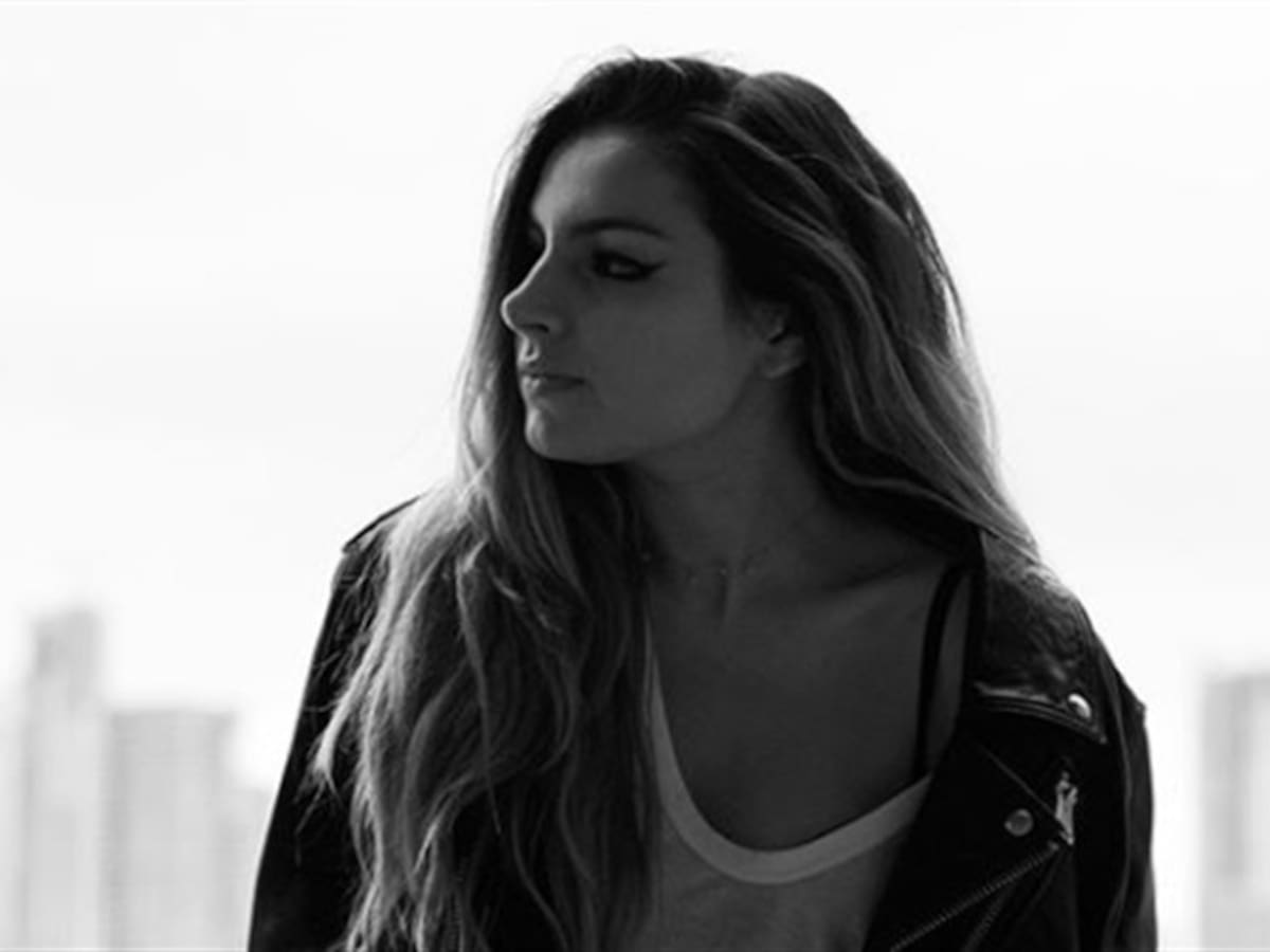 Lisey Tigra, la cantautora colombiana que saltó del heavy metal al pop alternativo