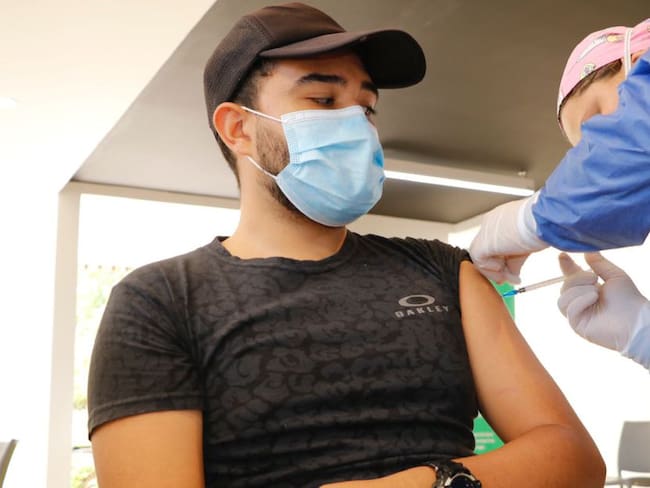 6% de los jóvenes ya se vacunaron contra el COVID