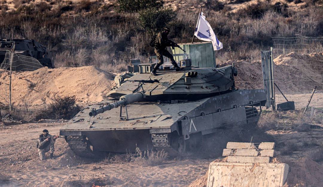 Tanques israelíes en cercanía de la Franja de Gaza.    Foto: Getty 