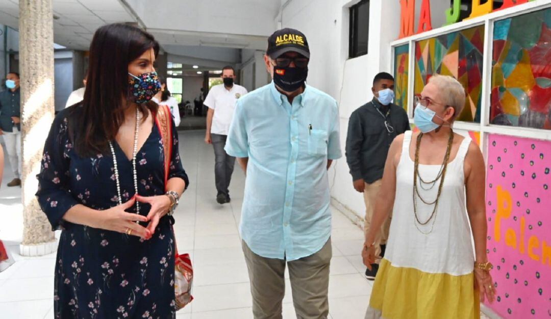 El alcalde William Dau hizo un recorrido por las I.E. Mercedes Ábrego y Ciudad de Tunja, en compañía de la ministra de Educación