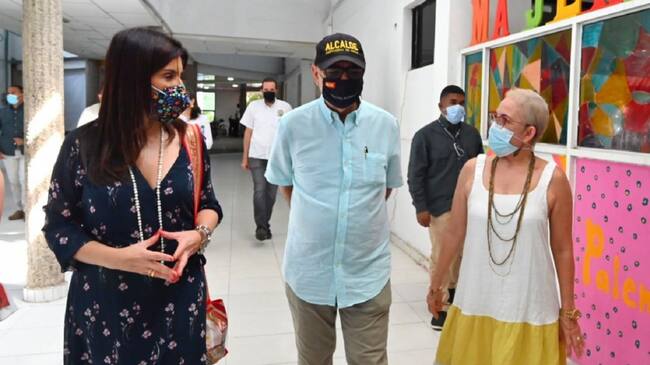 El alcalde William Dau hizo un recorrido por las I.E. Mercedes Ábrego y Ciudad de Tunja, en compañía de la ministra de Educación