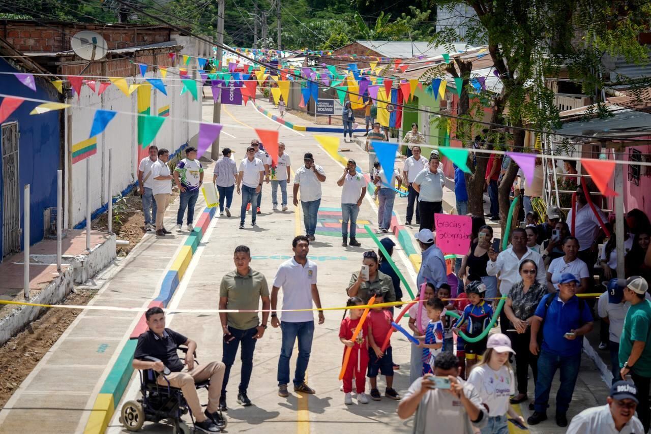 El mandatario dedicó la obra a la memoria de Víctor, un joven líder comunitario que creyó en su proyecto político desde sus inicios y que fue asesinado en un atentado