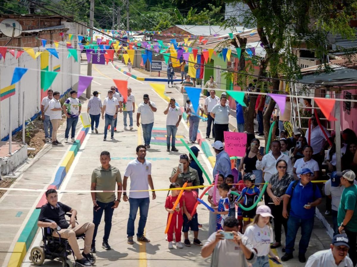 Entregan calle en La Esperanza y anuncia millonario paquete de obras para El Carmen de Bolívar
